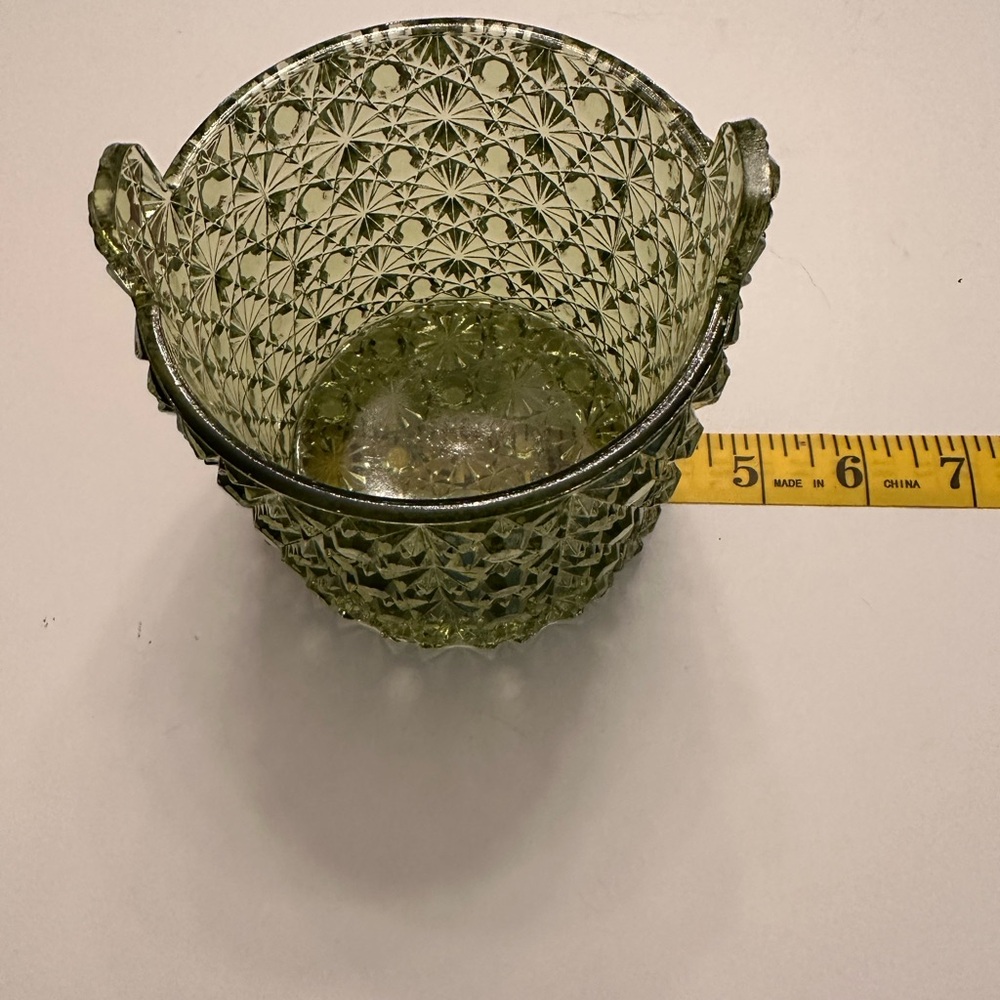 Elegant Green Patterned Glass Jar with Lid - Picture 6 of 9